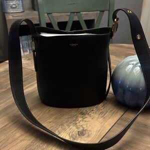 Black Coach Bleecker Bucket 21